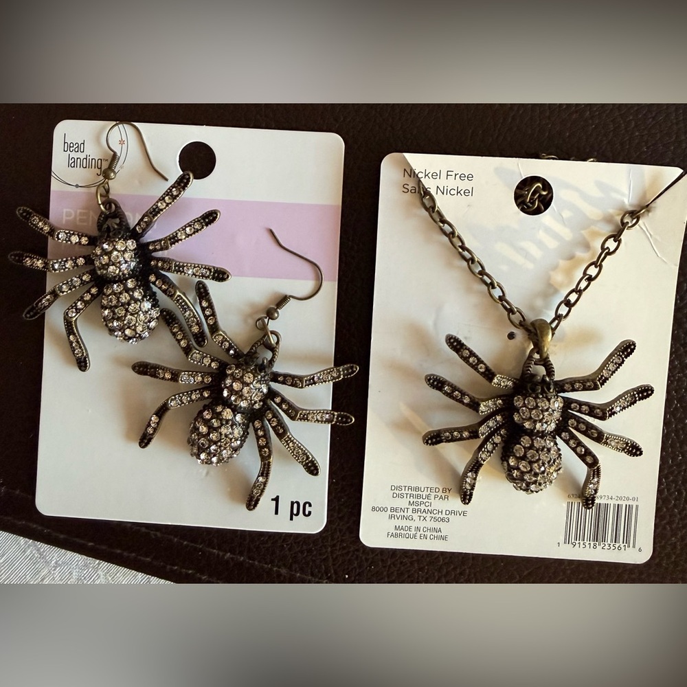 NEW Sparkly Spider Earrings and Necklace Jewelry Set